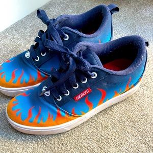 Size 7 Heelys
